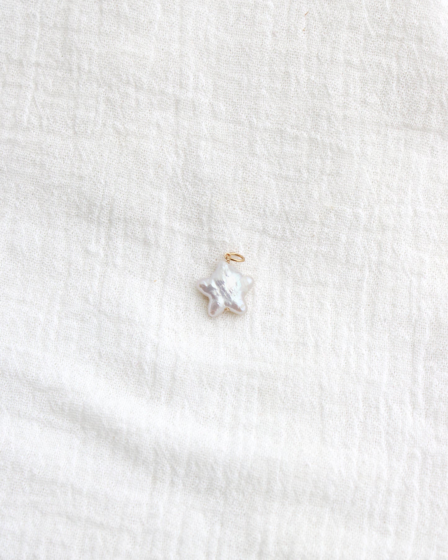 White Pearl Star Charm, CH283