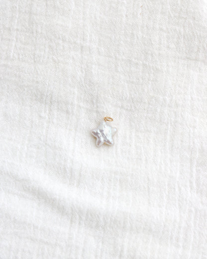 White Pearl Star Charm, CH283