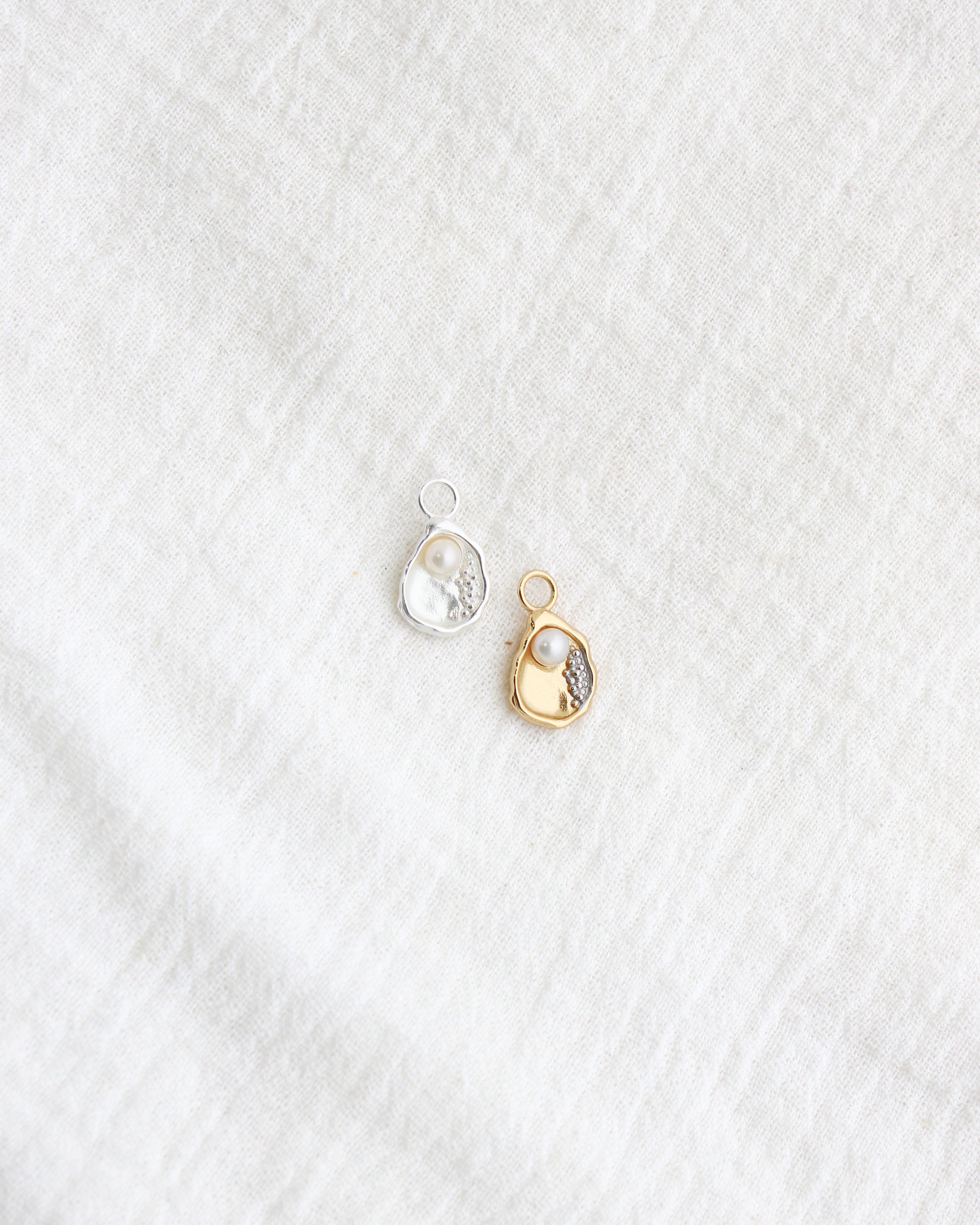 Oyster Pearl Charm, CH284