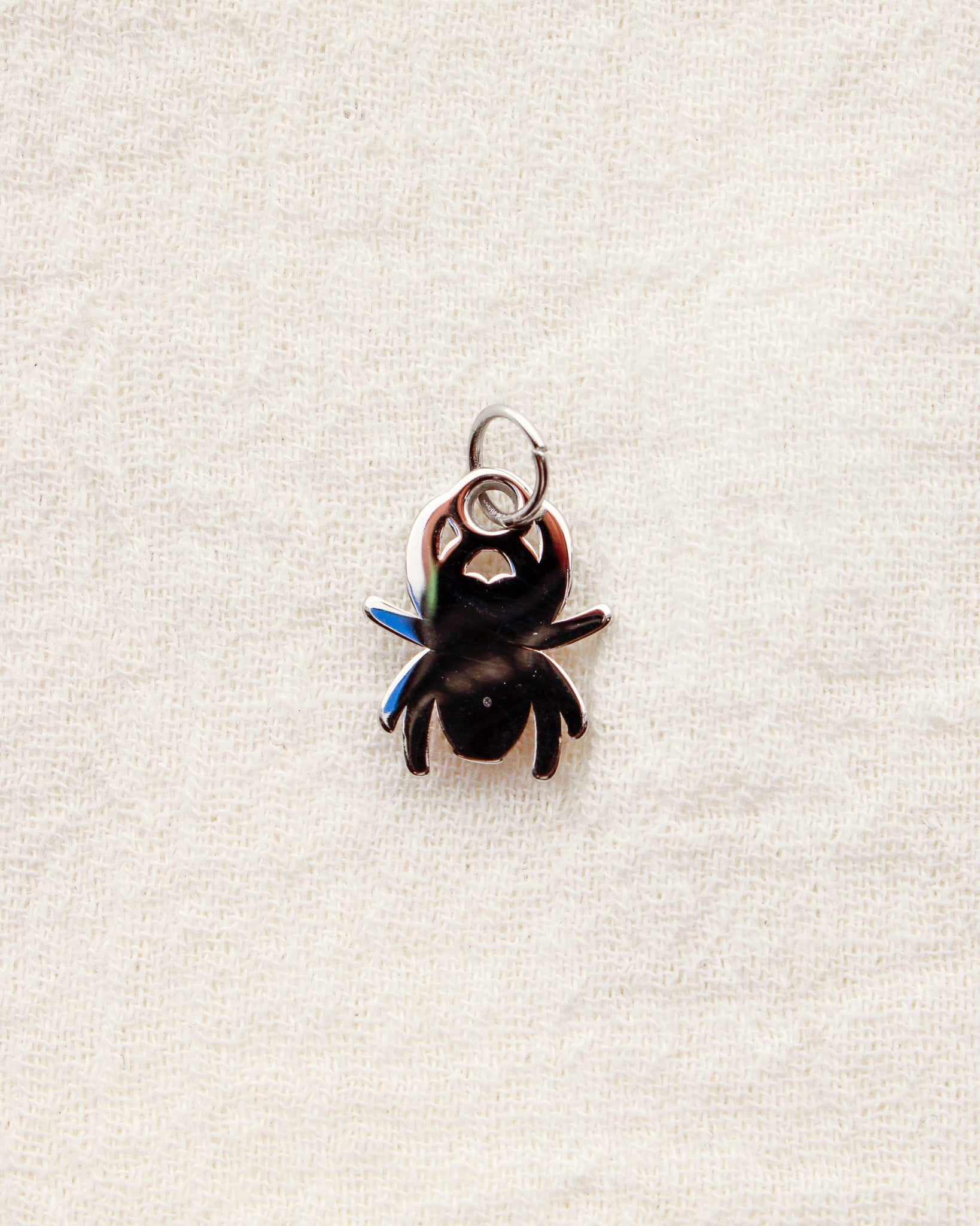 Spider PVD Charm, CH339