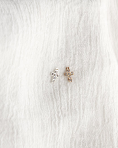 Cross charm with CZ, CH363