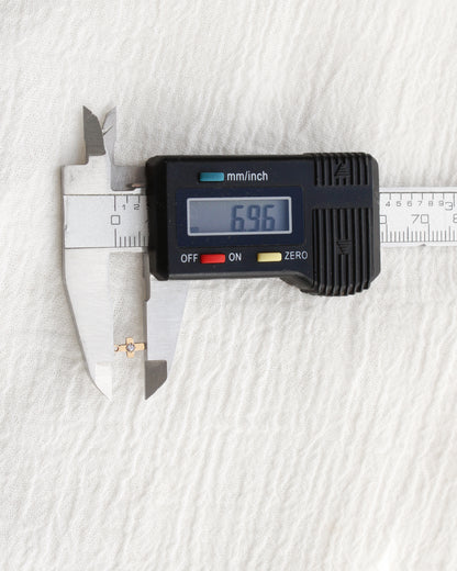 Tiny Cross with CZ, CH362