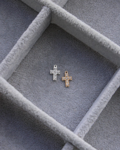 Cross charm with CZ, CH363