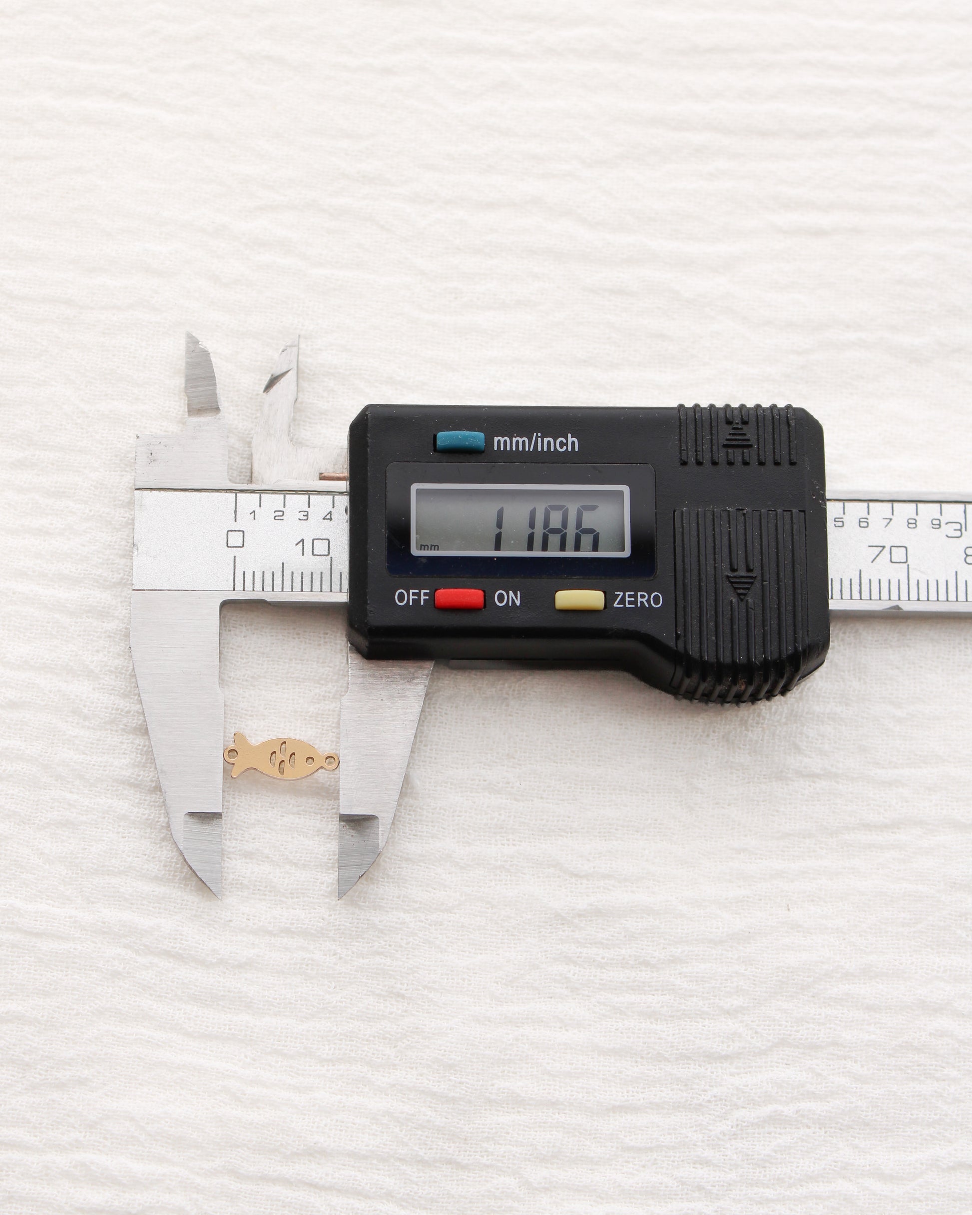 12mm Fish Connector, CN473