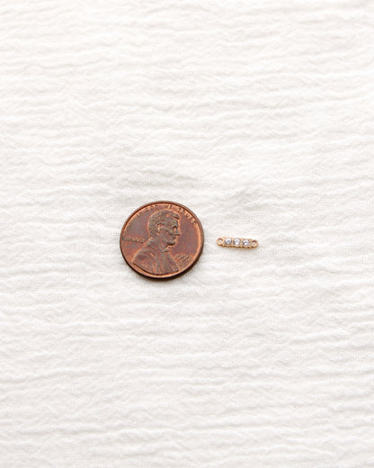 2mm Bar Connector with 3 CZ, CN476