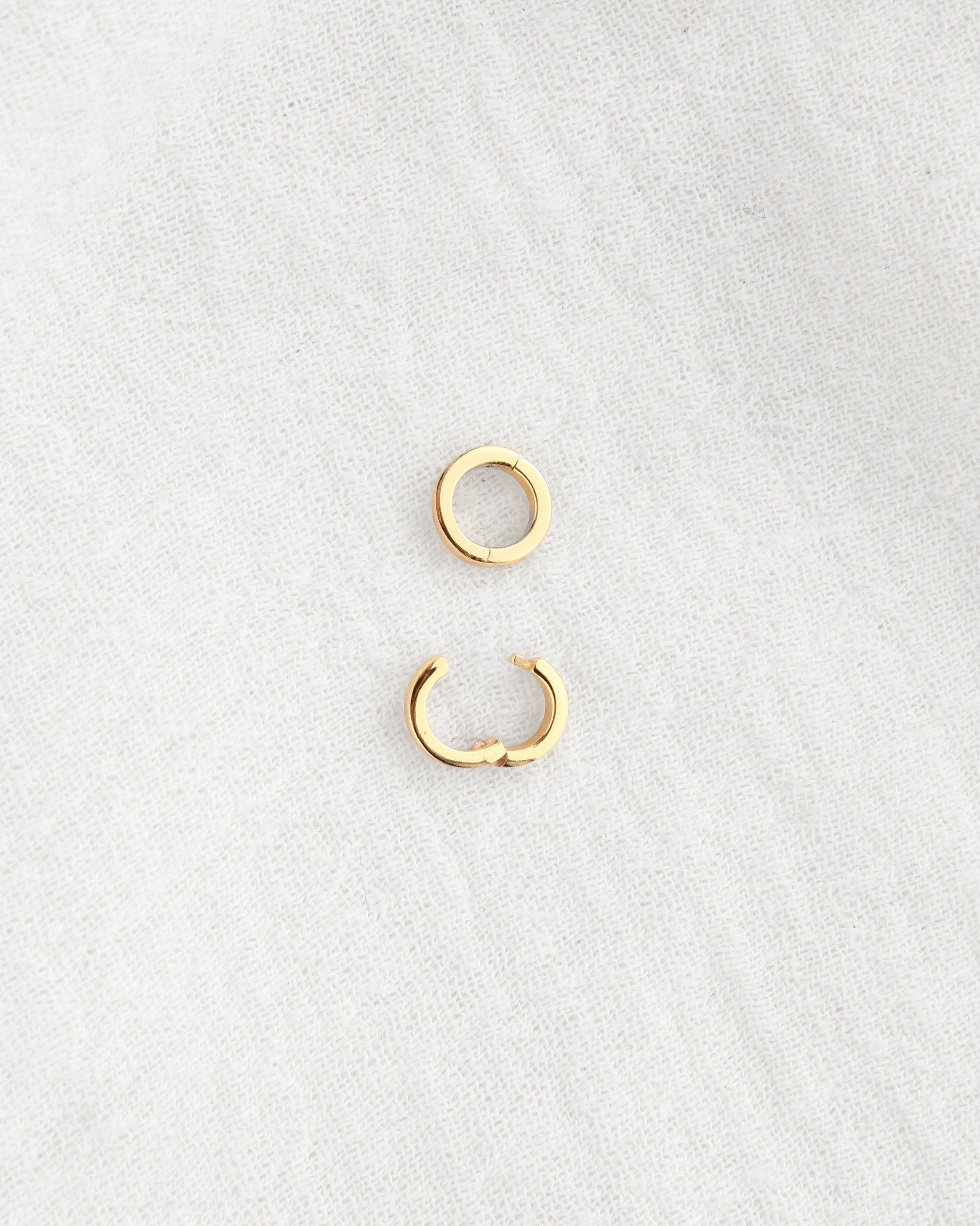7.5mm Plain Circle Charm Enhancer, F17