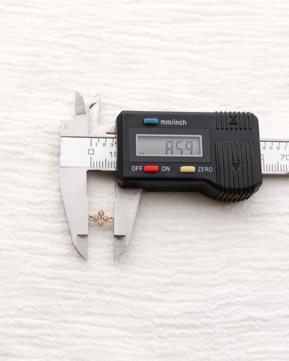 6mm Four Leaf Clover Connector with CZ, CN474