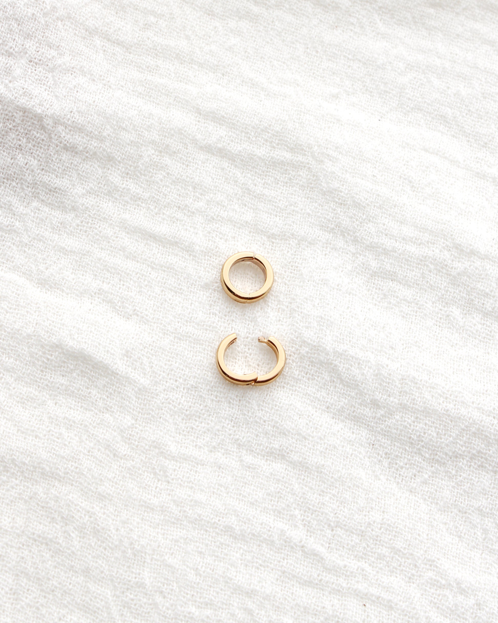 7.6mm Plain Circle Charm Enhancer, F20