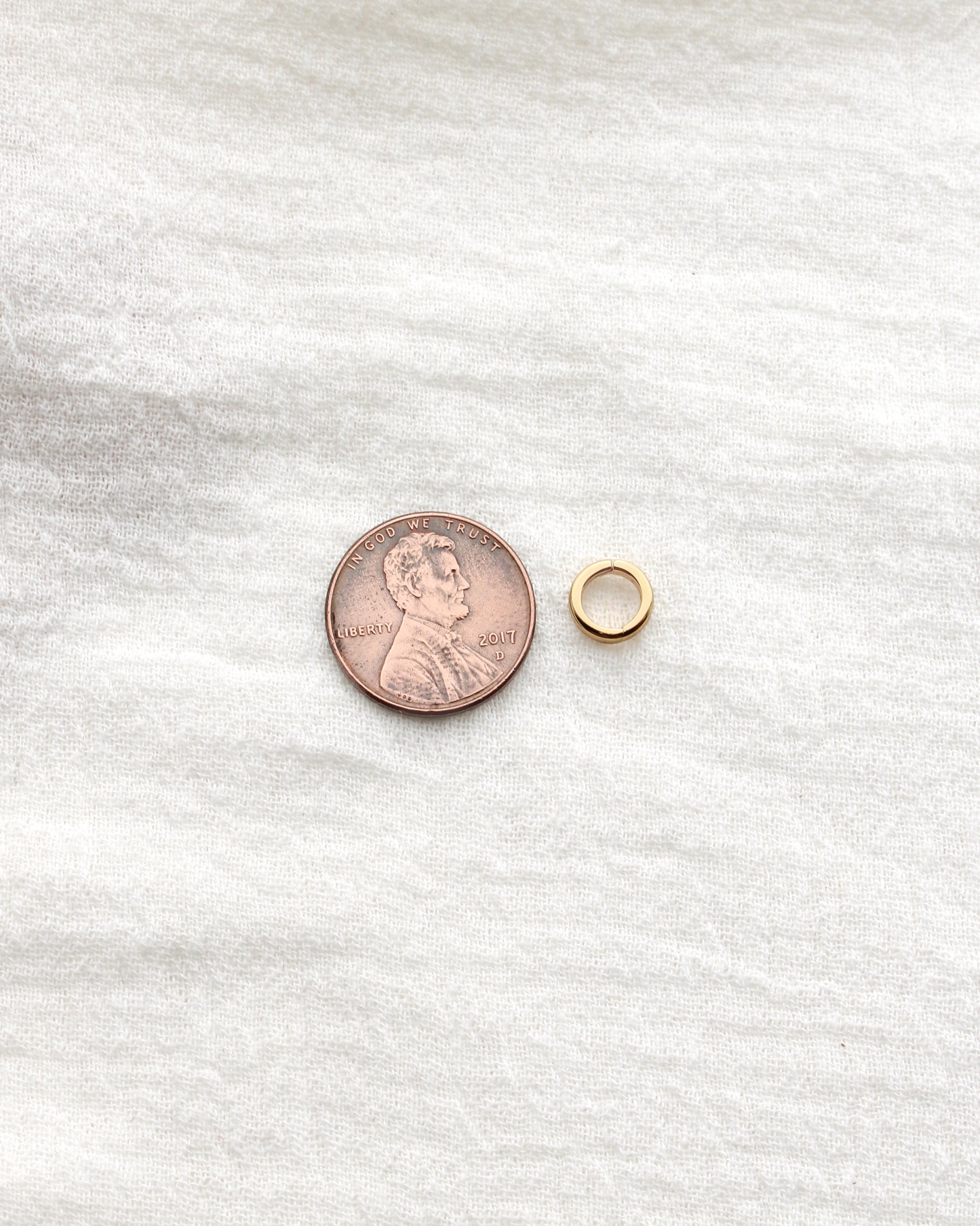 7.6mm Plain Circle Charm Enhancer, F20