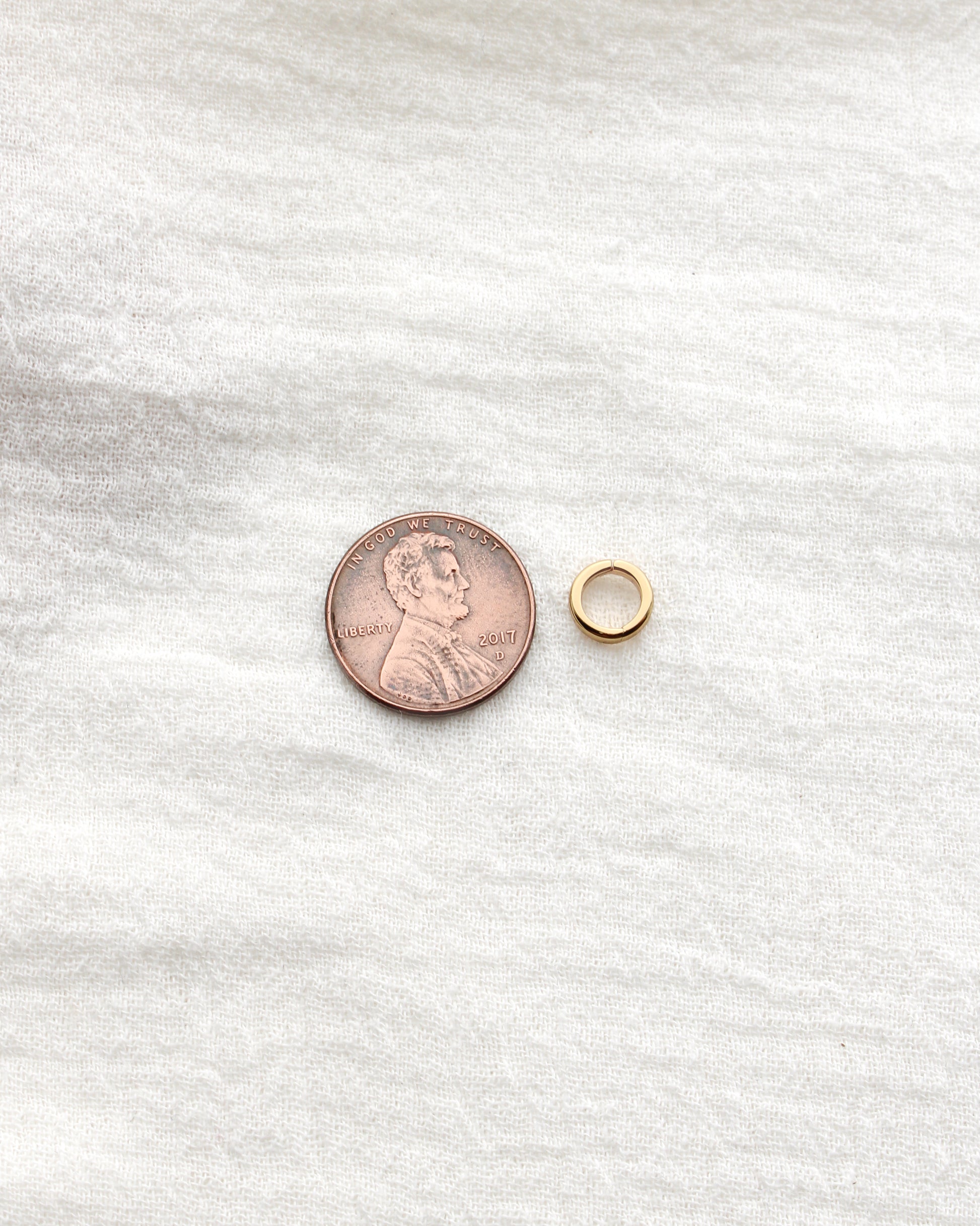 7.6mm Plain Circle Charm Enhancer, F20