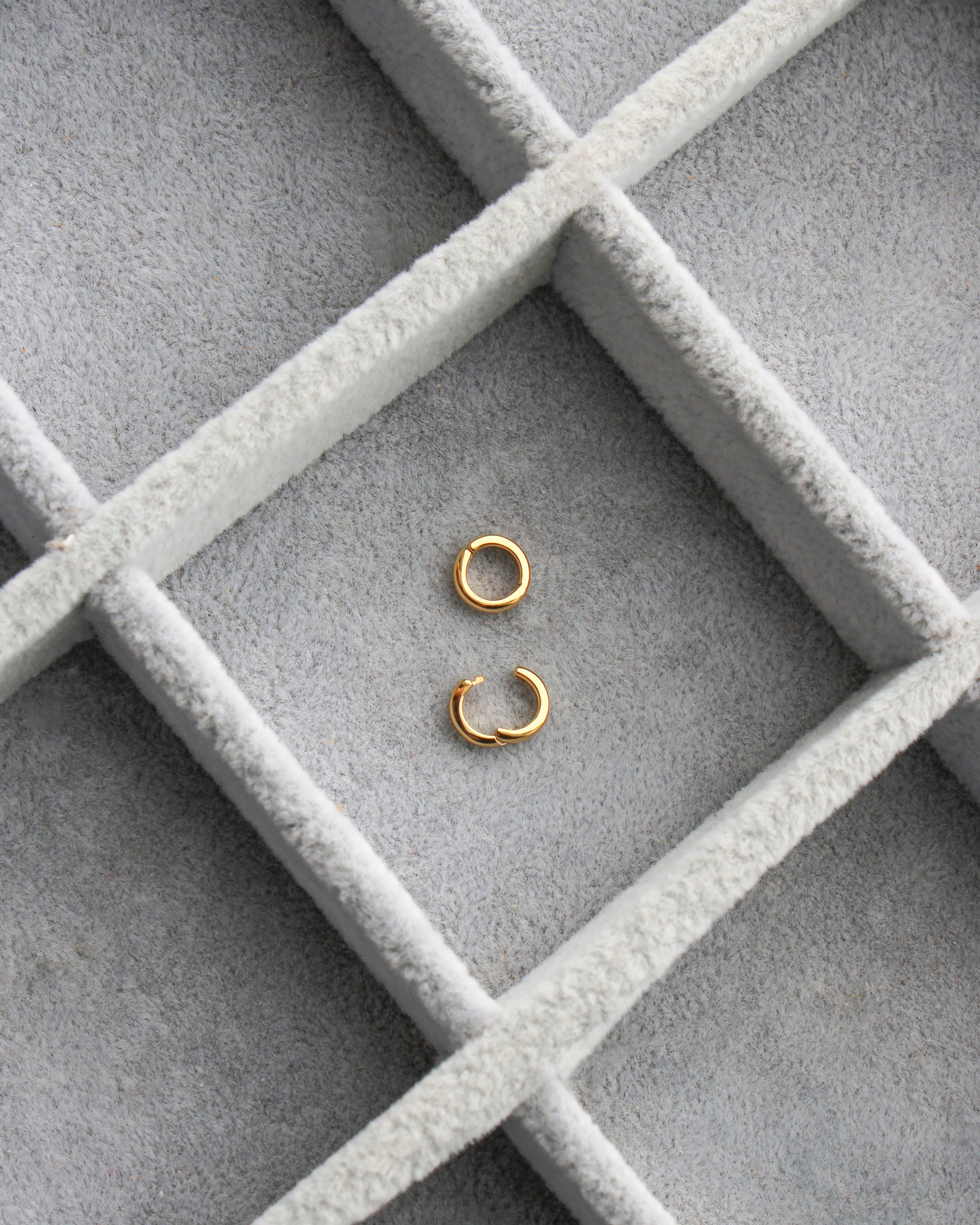 7.6mm Plain Circle Charm Enhancer, F20