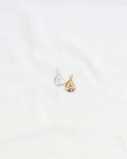 Oyster with Freshwater Pearl Charm, CH67