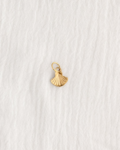 11mm Shell PVD Charm, CH384