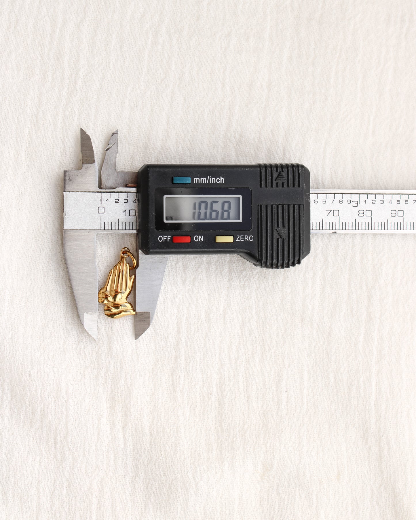 21mm Praying Hands PVD Charm, CH377