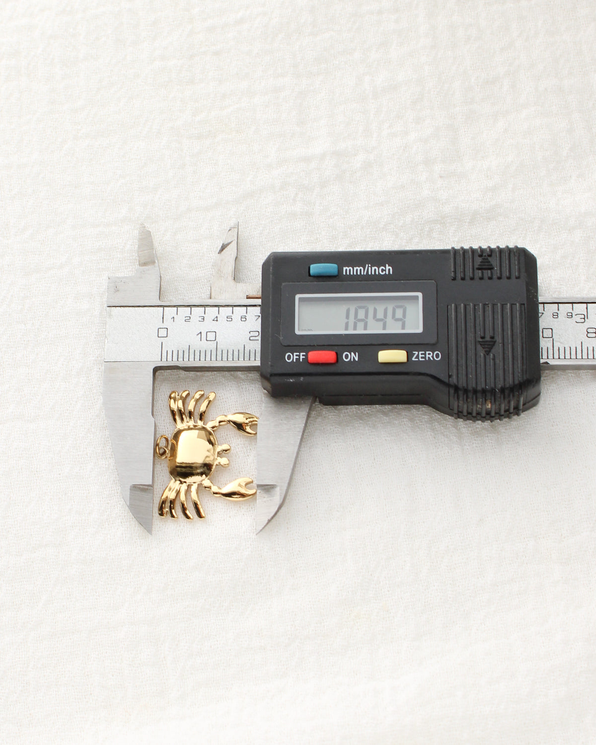 18mm Crab PVD Charm, CH464