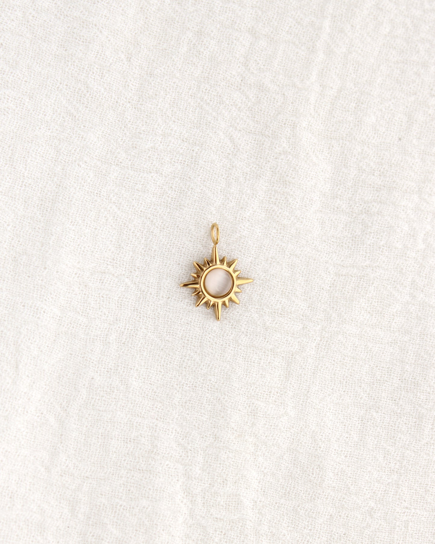 18mm Opal Sunburst PVD Charm, CH371