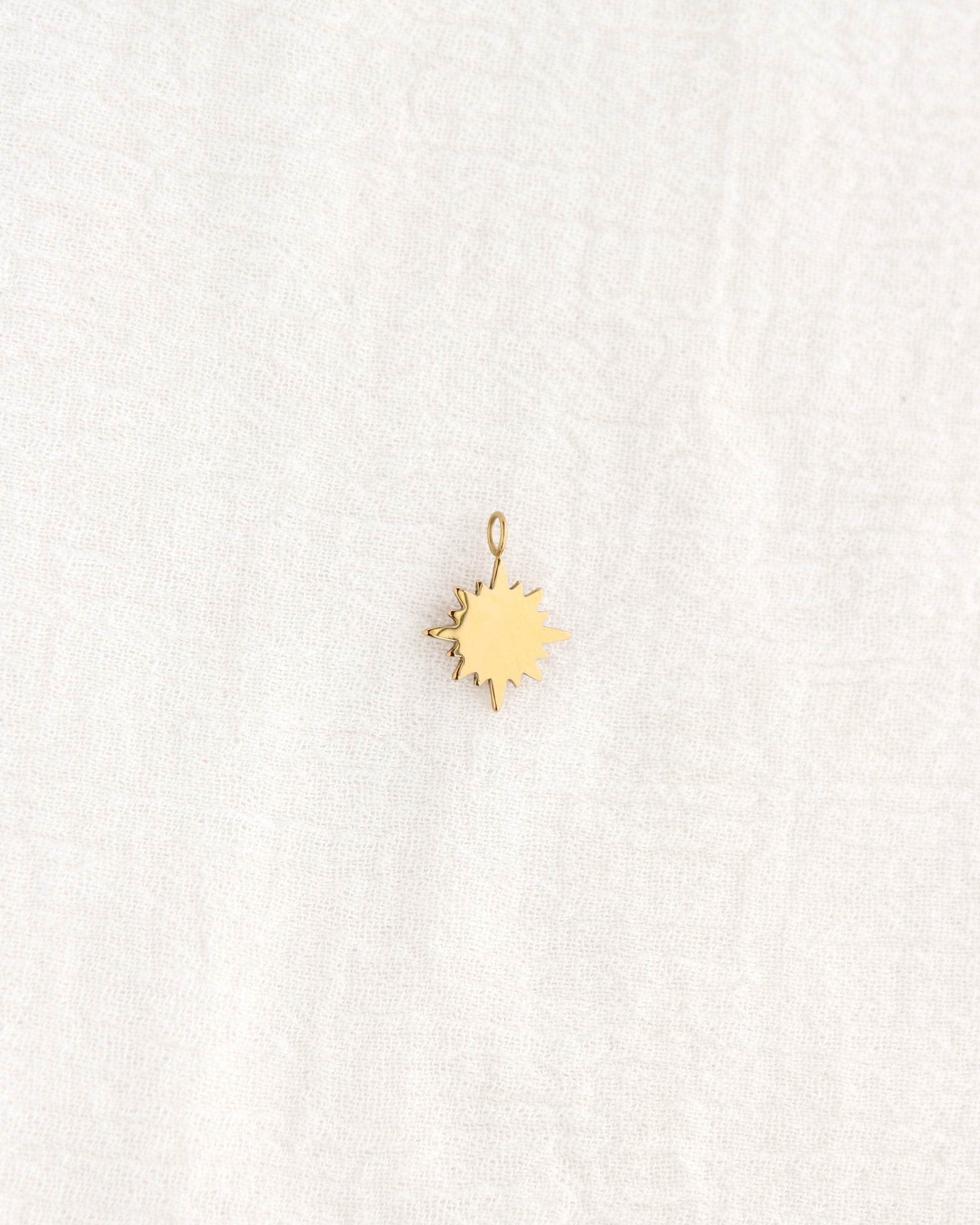 18mm Opal Sunburst PVD Charm, CH371