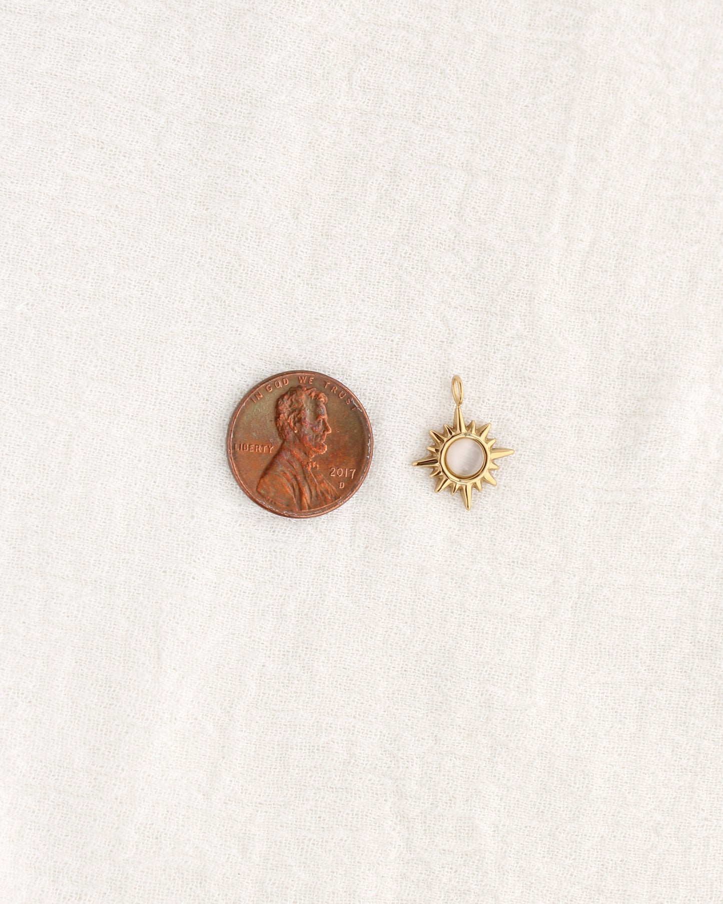 18mm Opal Sunburst PVD Charm, CH371