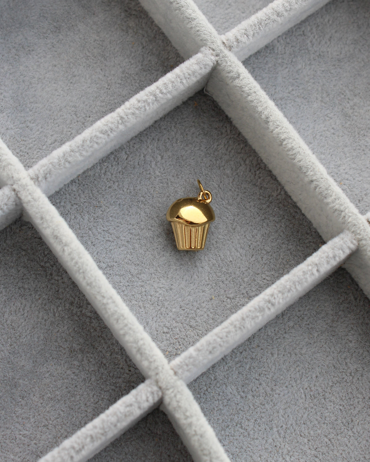 15mm Cupcake PVD Charm, CH466