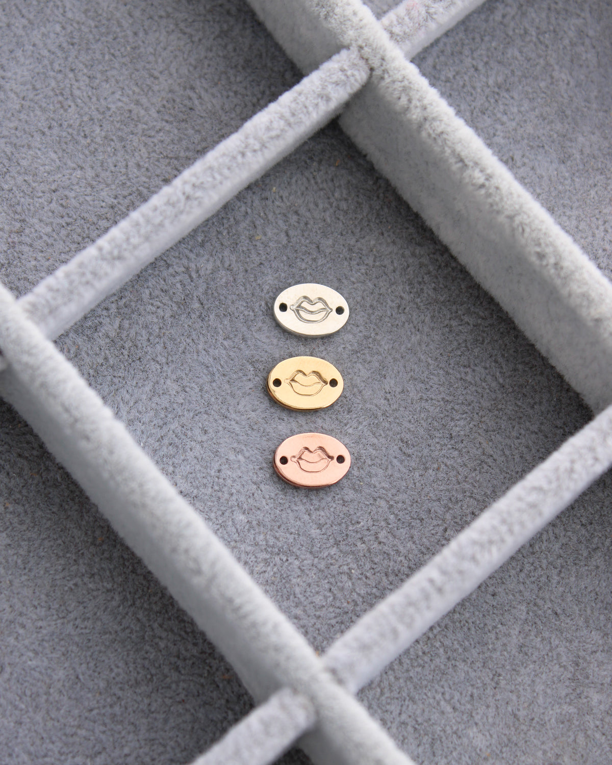 Lips Connector, CN01