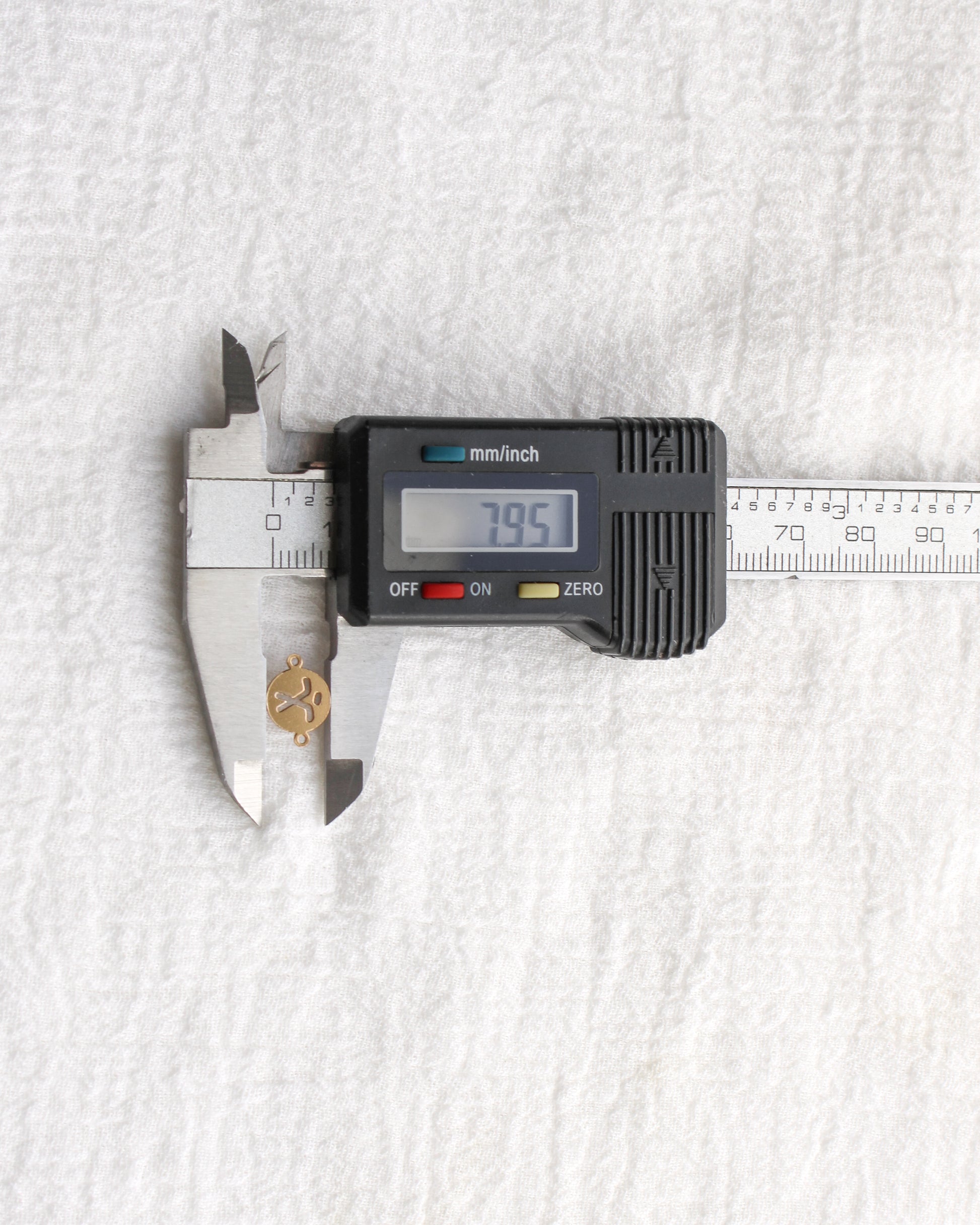 8mm Hockey Connector, CN489