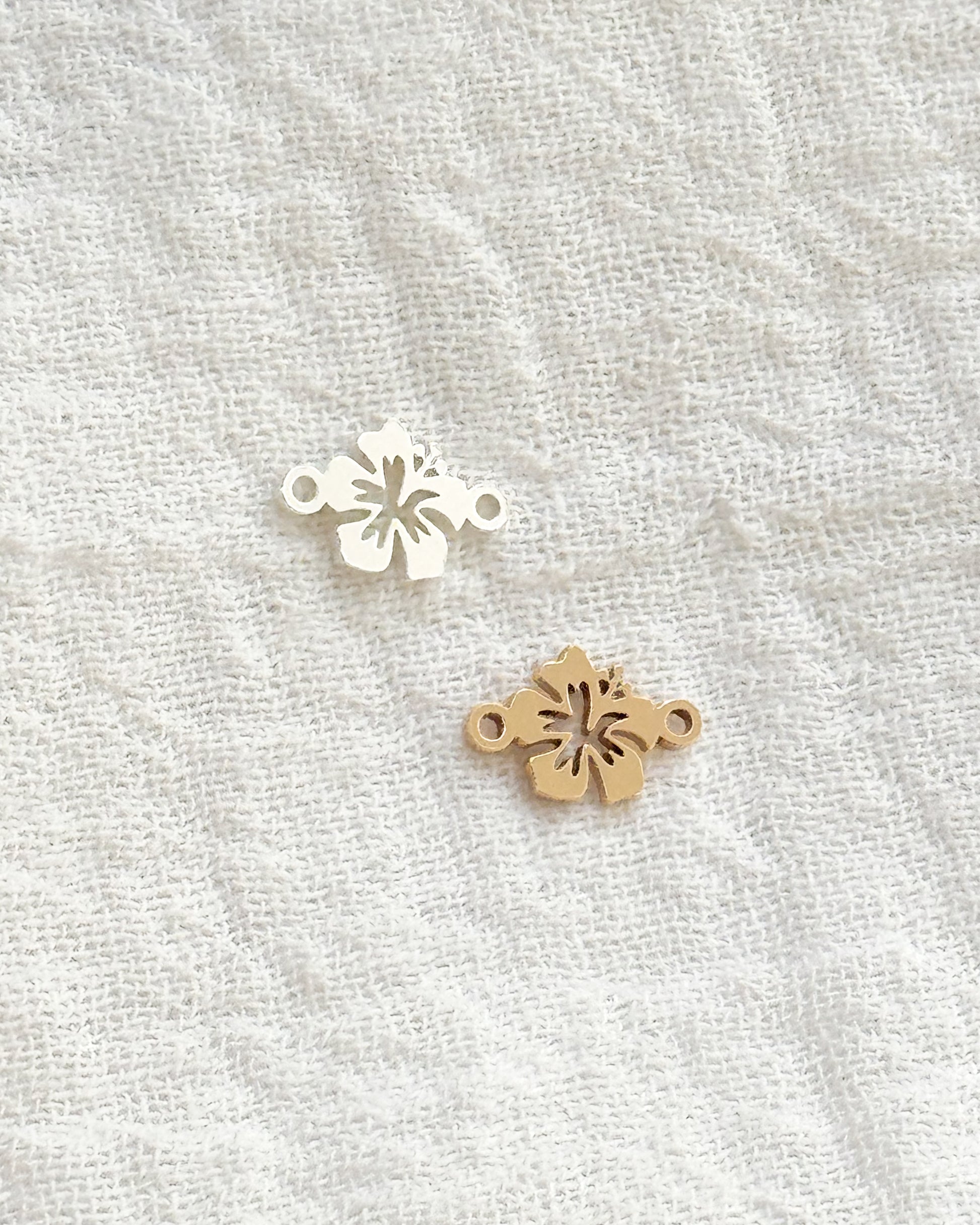 Hibiscus Flower Connector, CN479