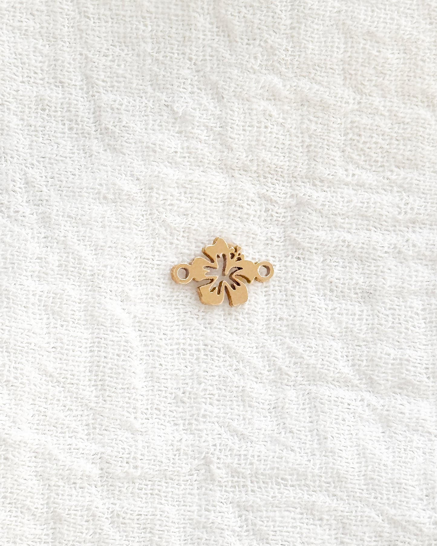 Hibiscus Flower Connector, CN479