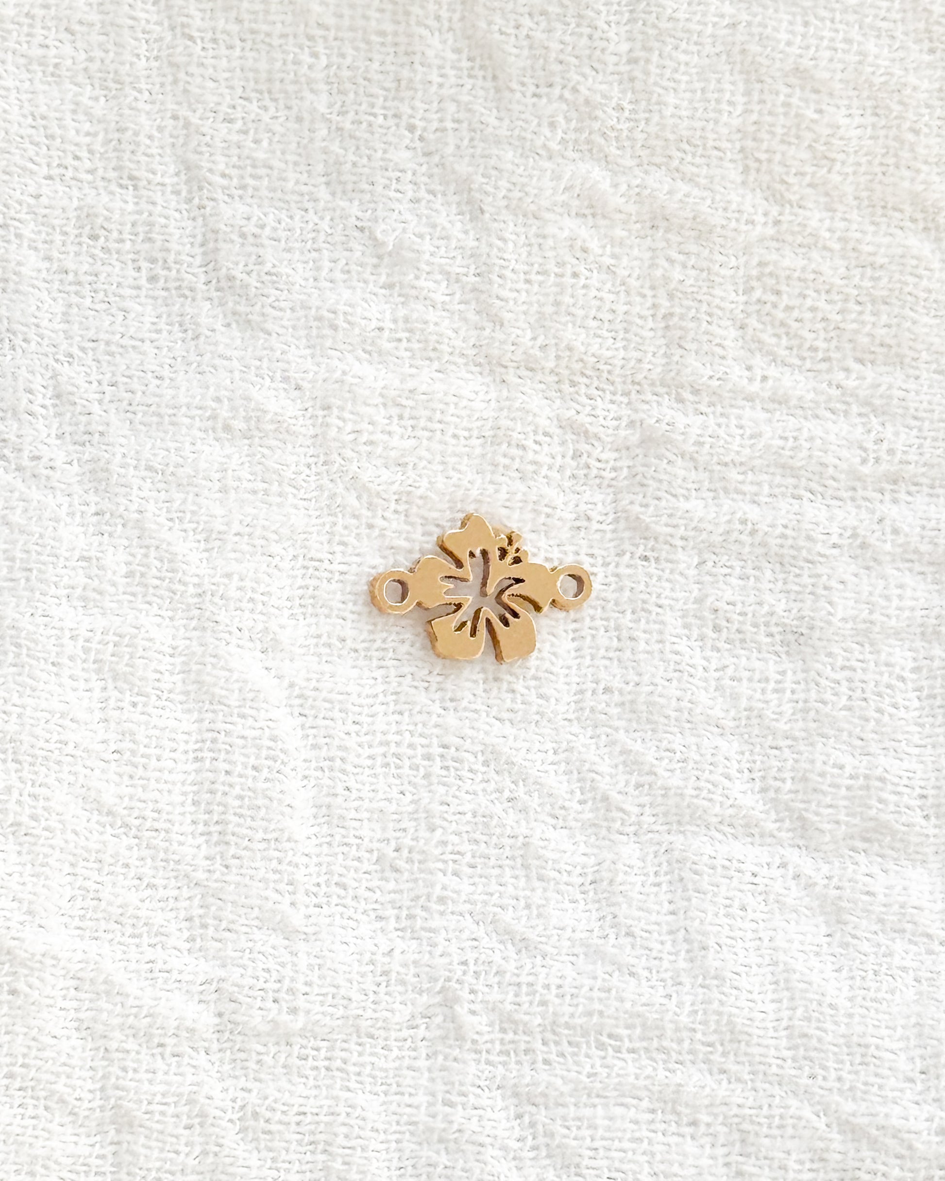 Hibiscus Flower Connector, CN479