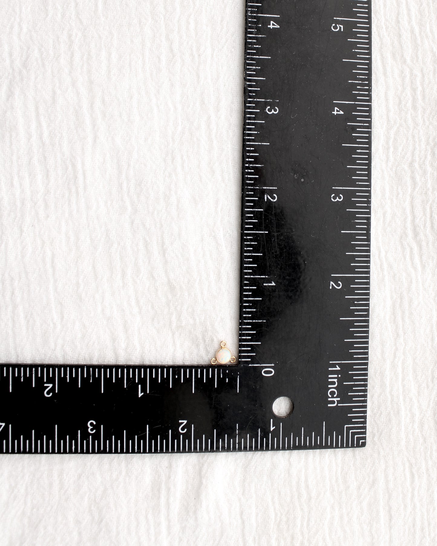4mm White Opal Y Connector, CN493