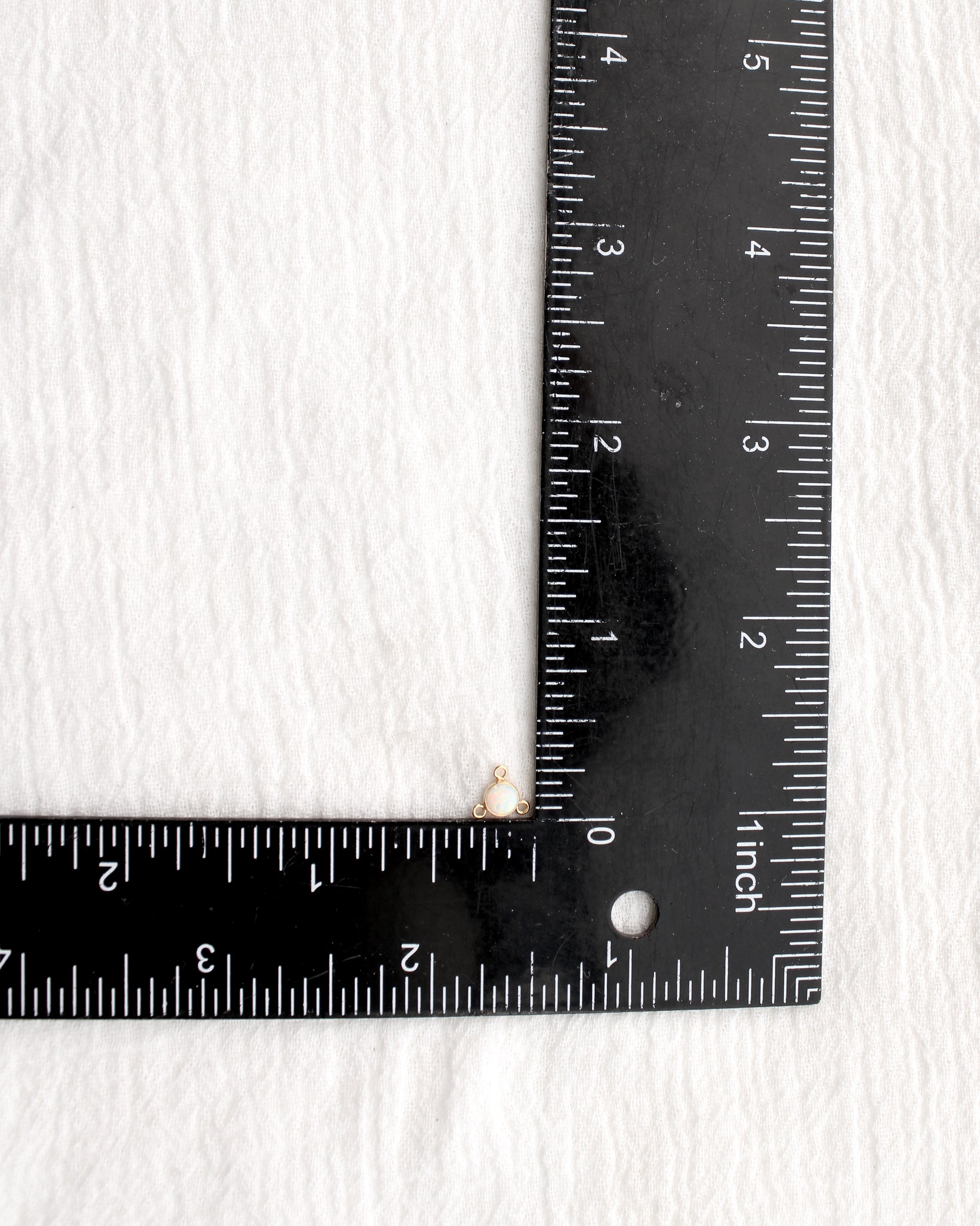 4mm White Opal Y Connector, CN493