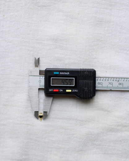 4mm Vertical Heart Onyx Connector, CN347