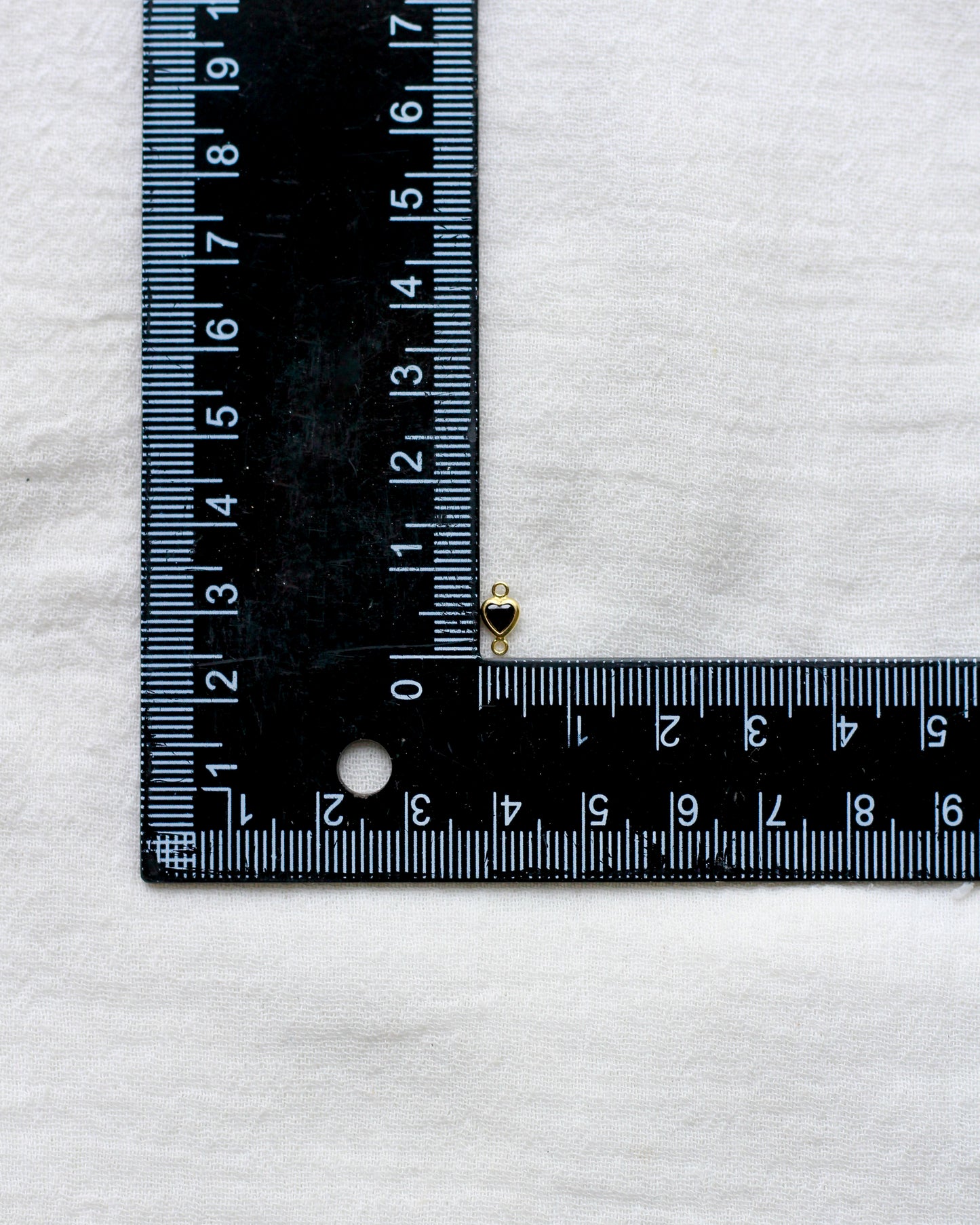 4mm Vertical Heart Onyx Connector, CN347
