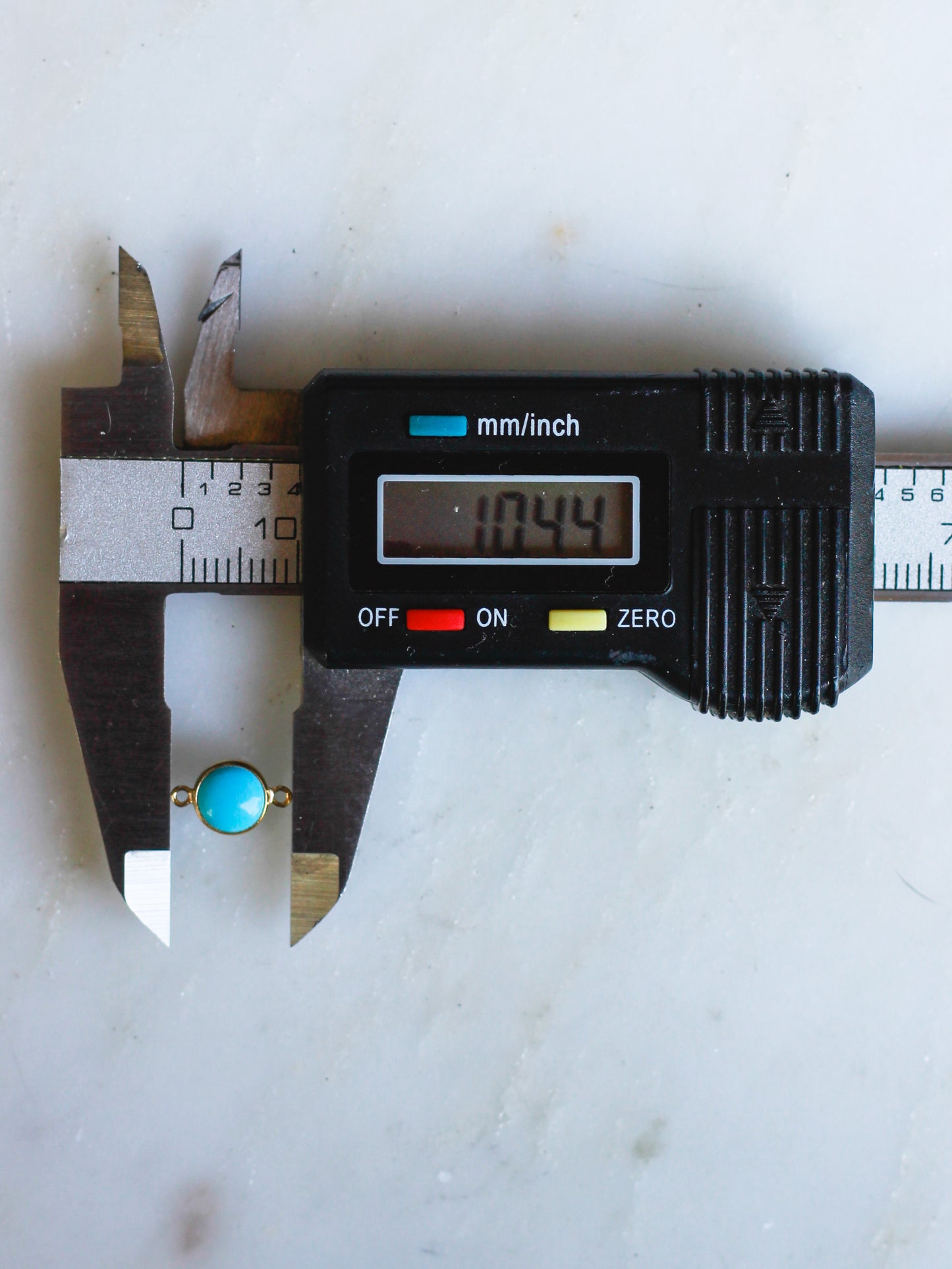 6mm Turquoise Connector, CN202