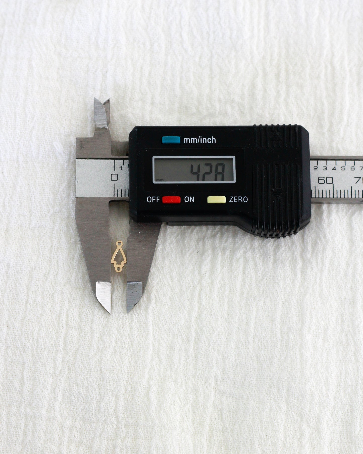 Arrowhead Connector, CN282
