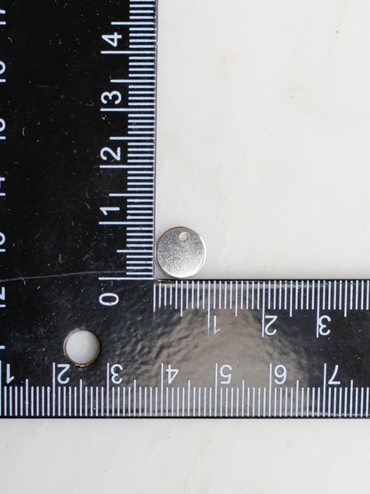 9.5mm Circle Disc Blank with One Hole, B68