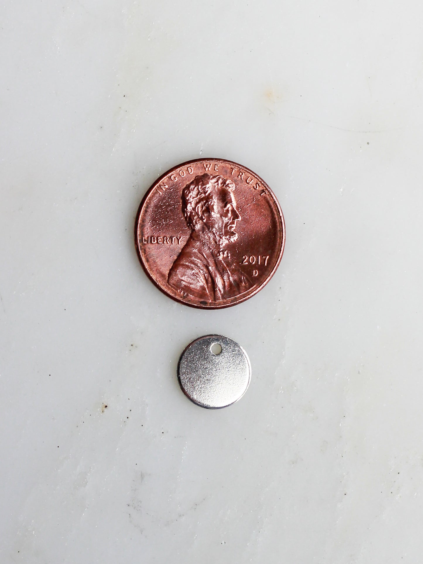 9.5mm Circle Disc Blank with One Hole, B68