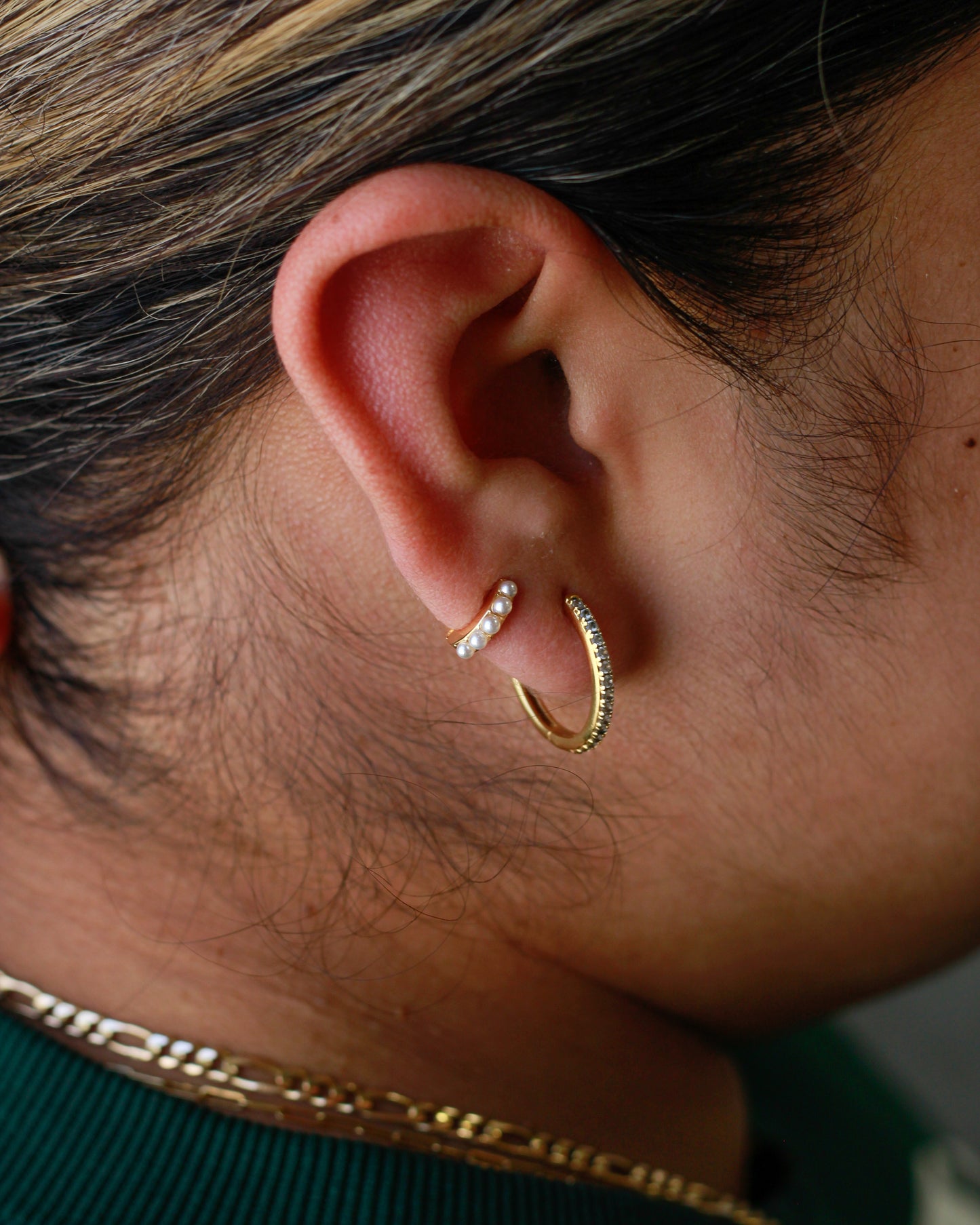 11mm Huggies Earring with Pearl, E61