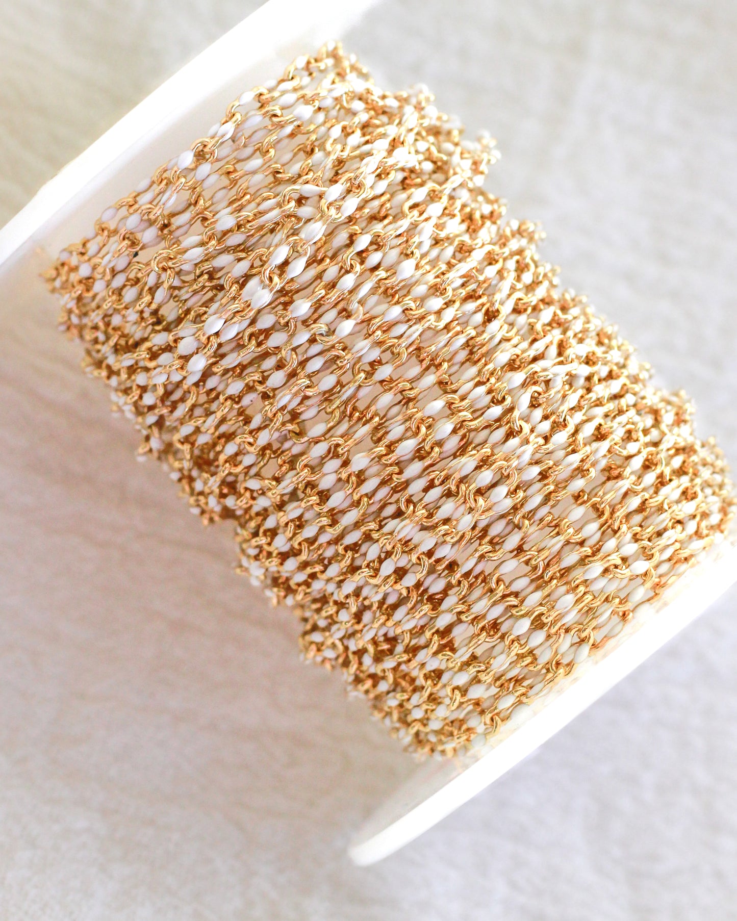 White Enamel Chain, S82 G82