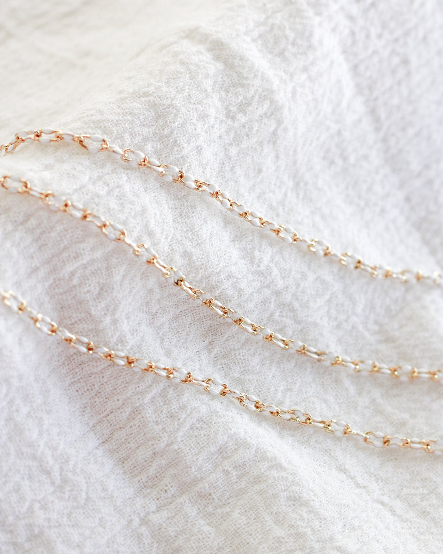 White Enamel Chain, S82 G82