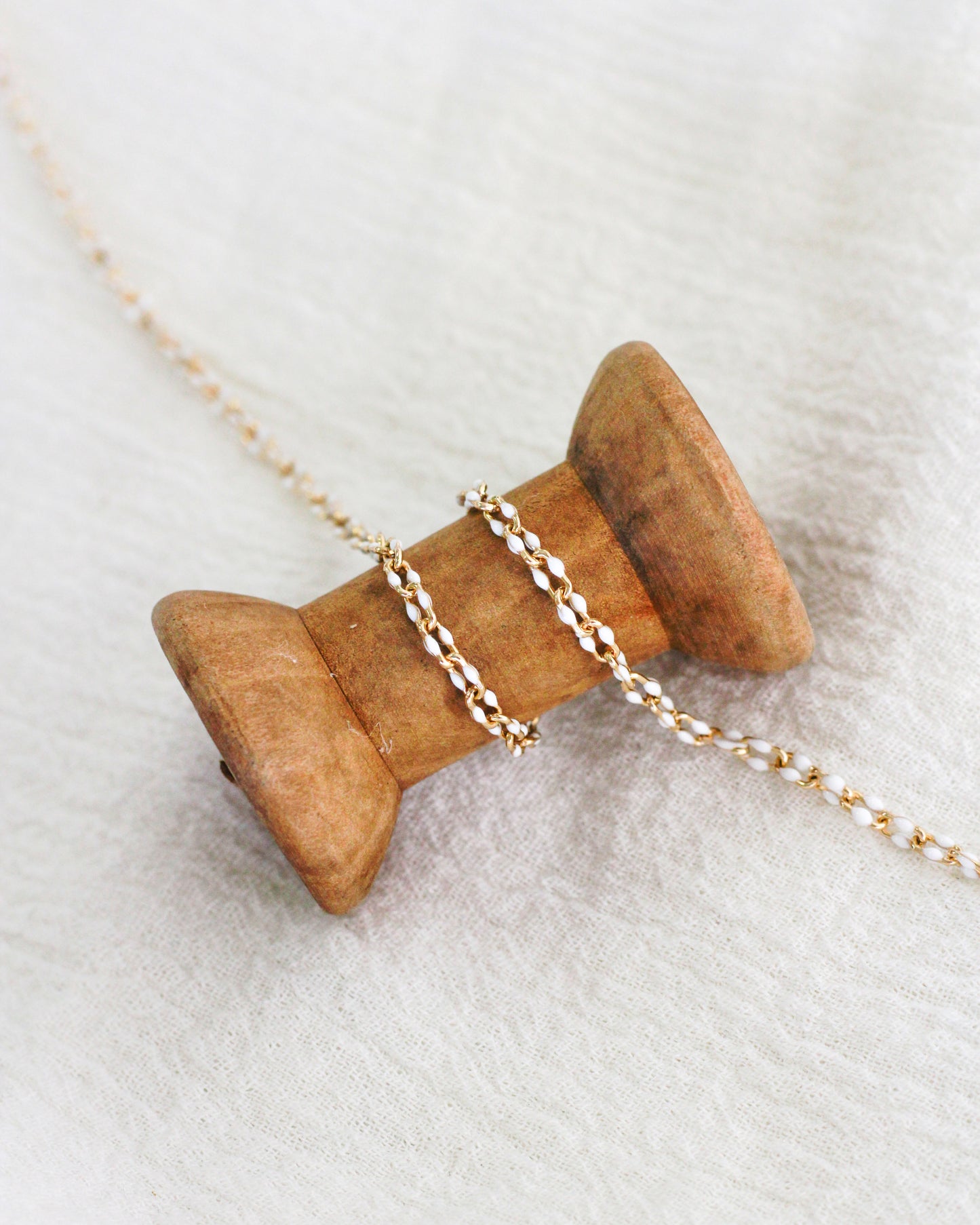 White Enamel Chain, S82 G82