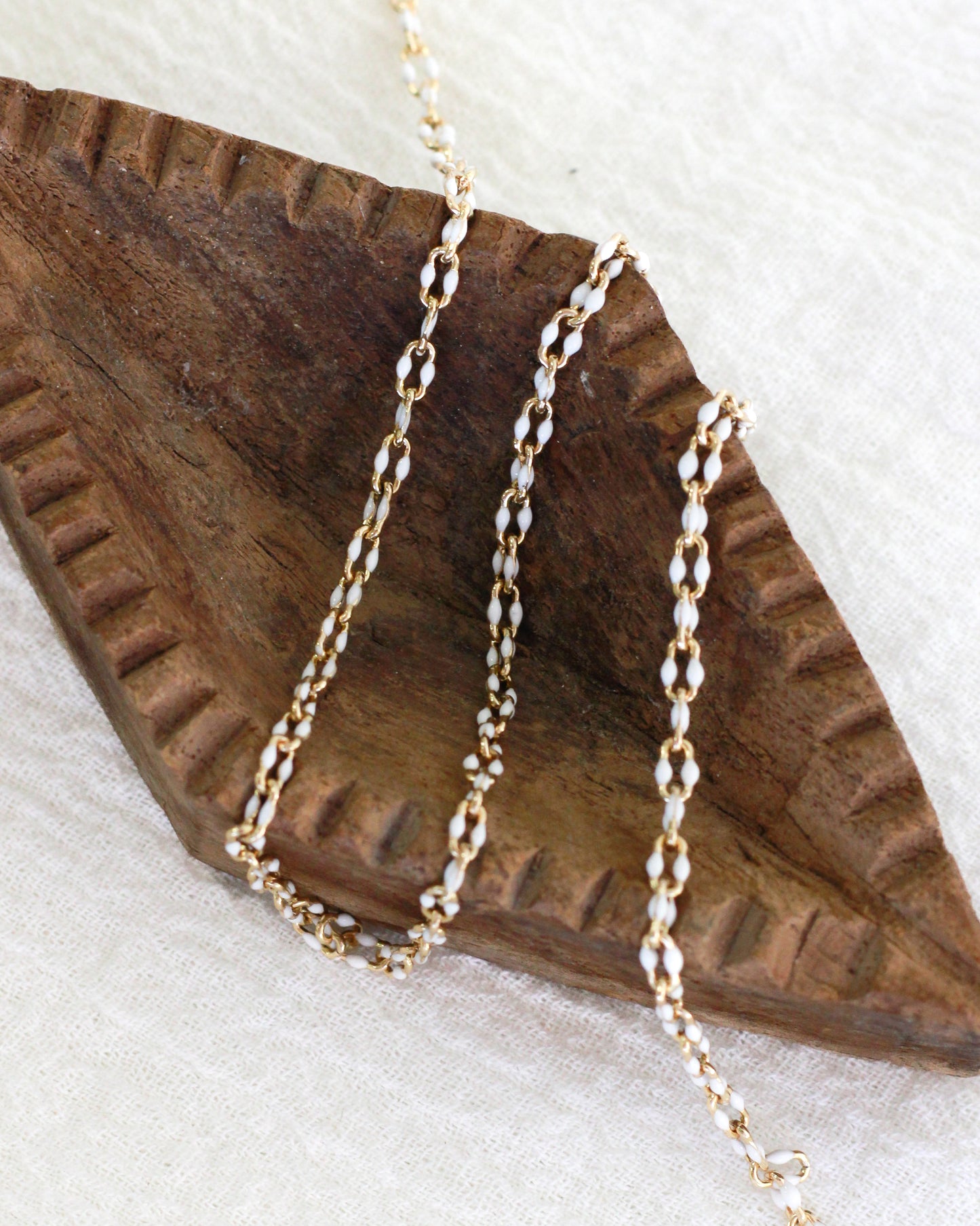 White Enamel Chain, S82 G82