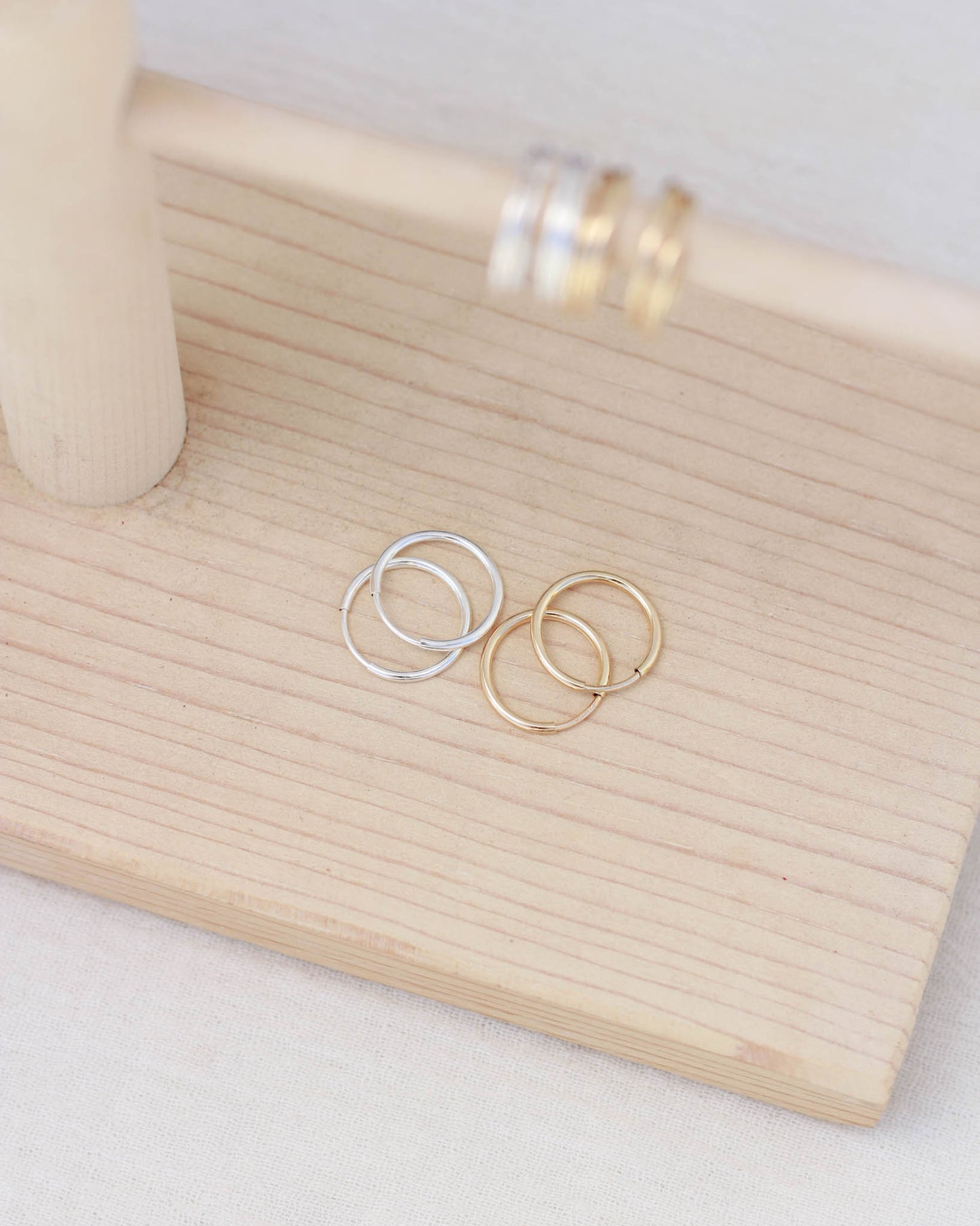 1.25x14mm Endless Hoop Earrings, E67