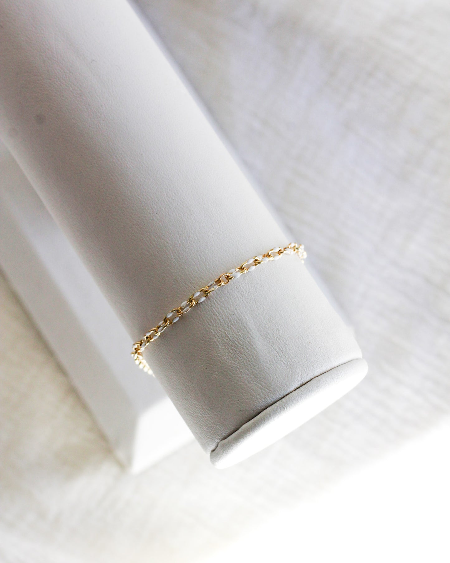 White Enamel Chain, S82 G82