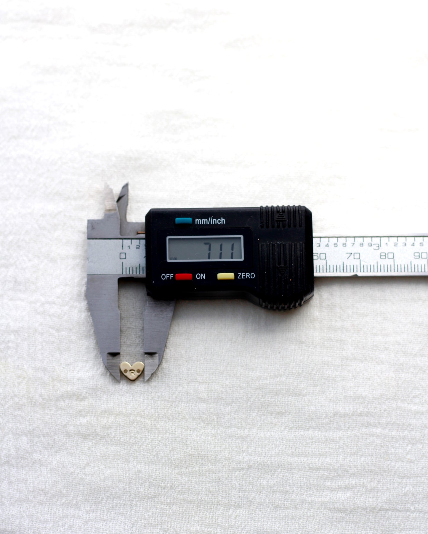 6x7mm A-Z Heart Connector, CN335