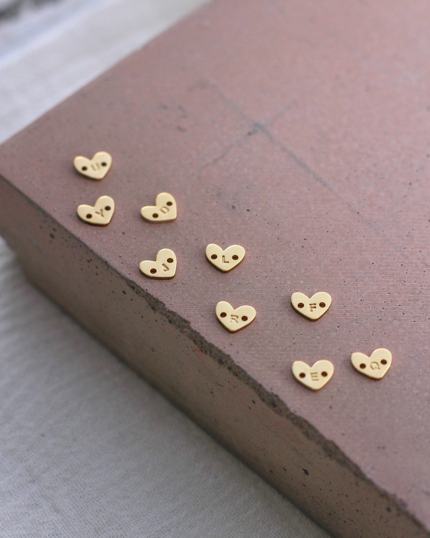 6x7mm A-Z Heart Connector, CN335