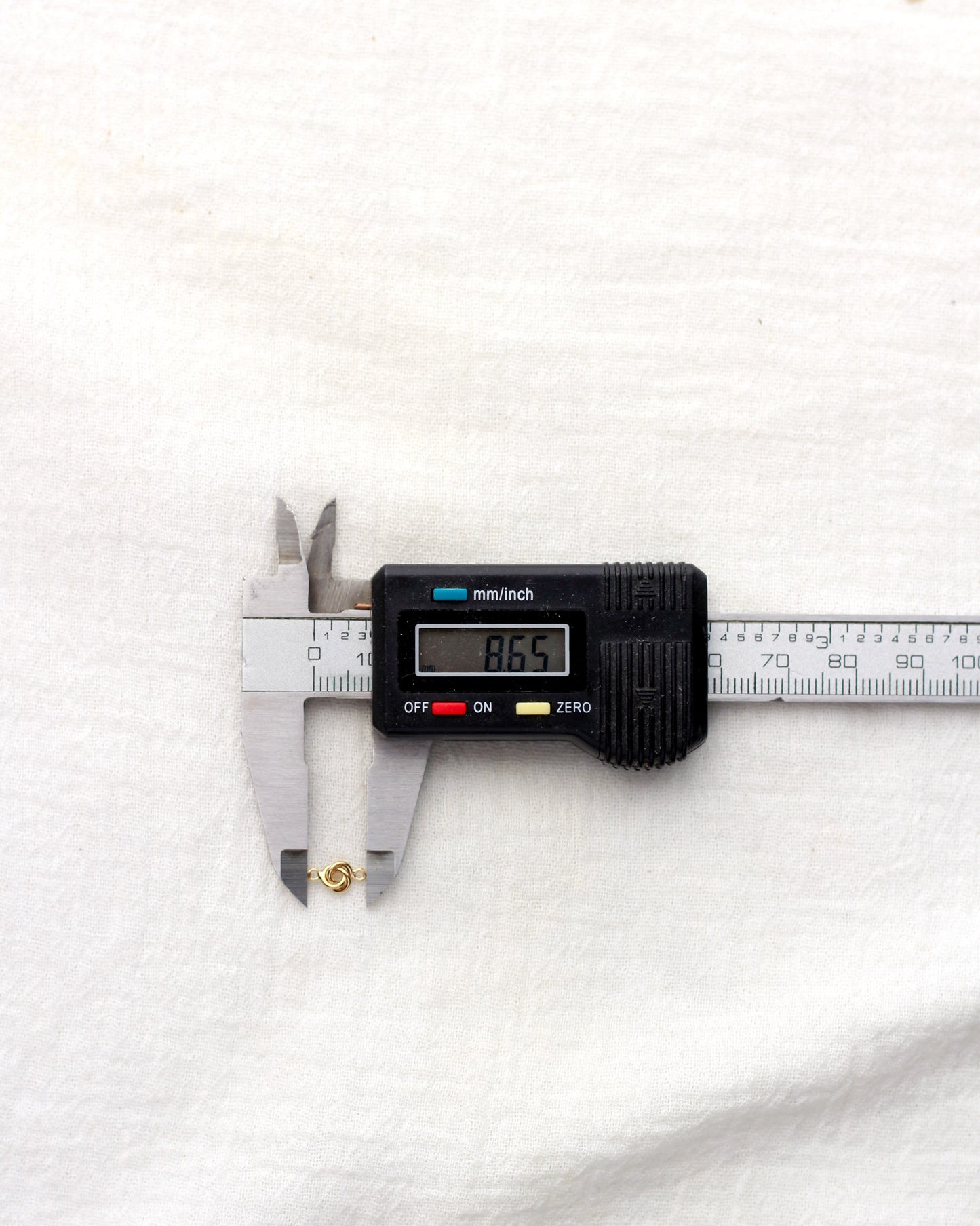 5mm Love Knot Connector, CN22