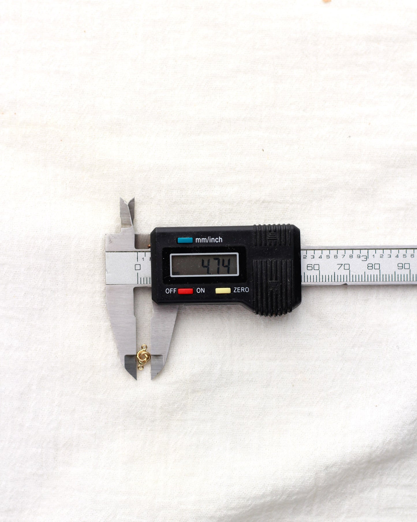 5mm Love Knot Connector, CN22