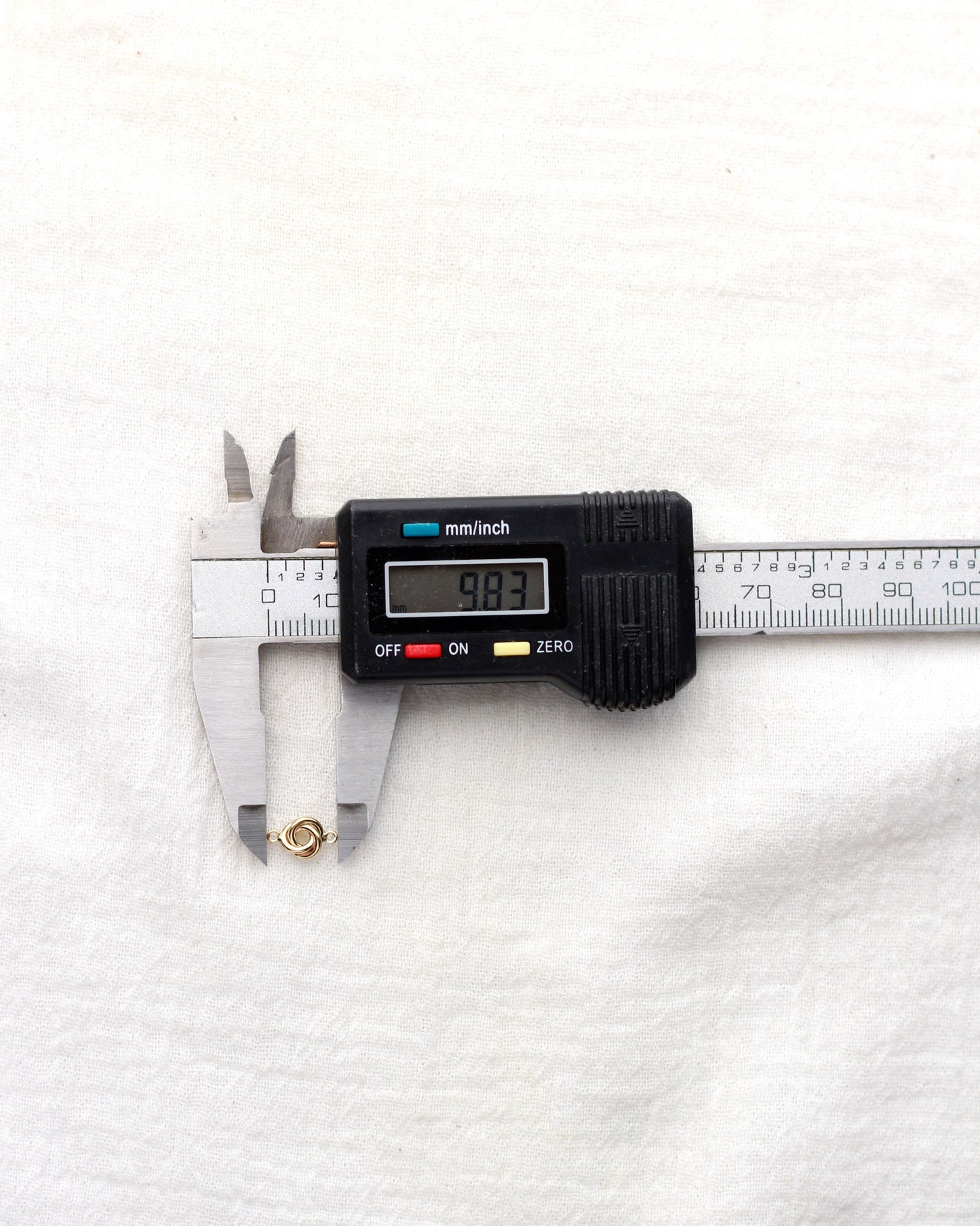 6mm Love Knot Connector, CN23
