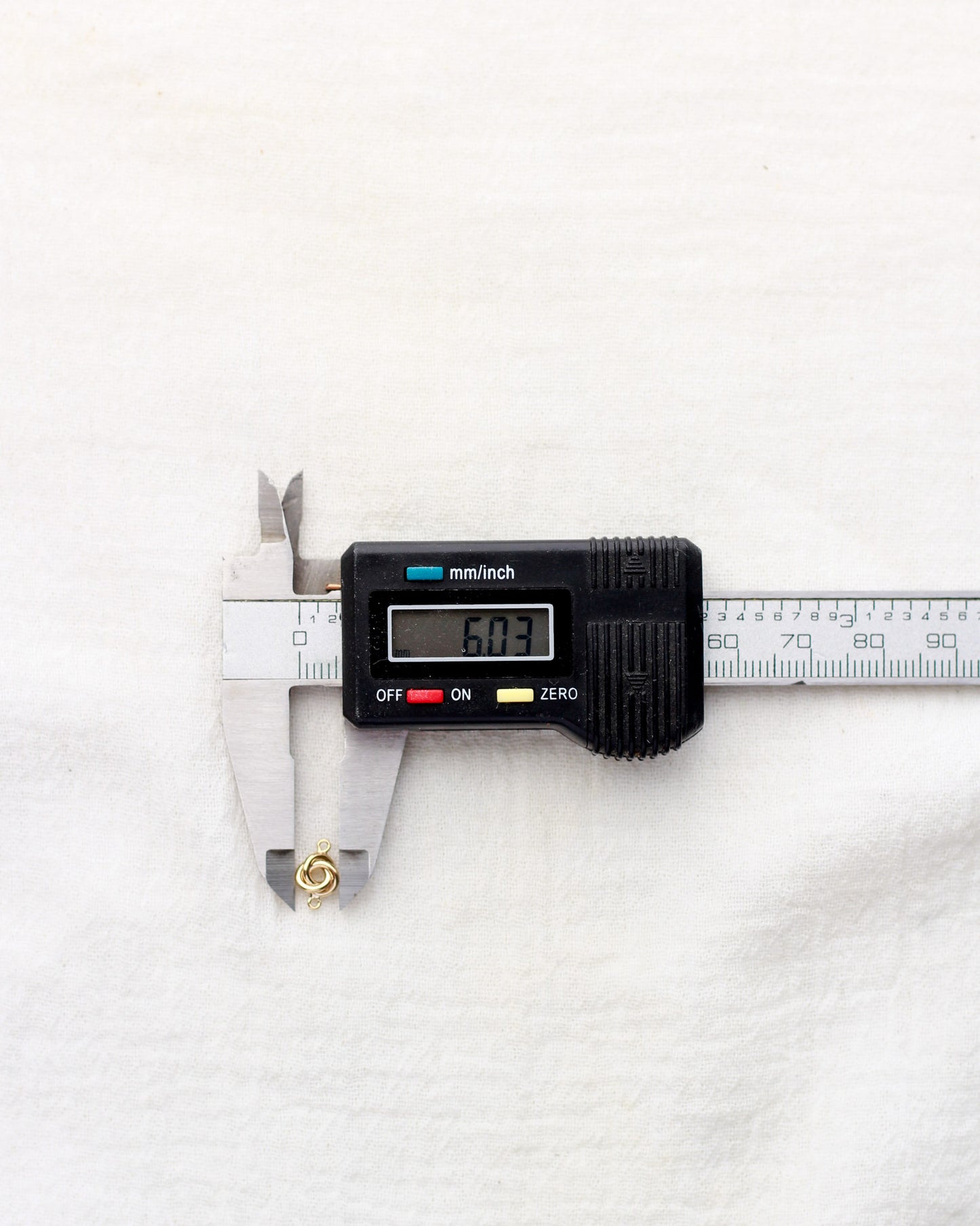 6mm Love Knot Connector, CN23