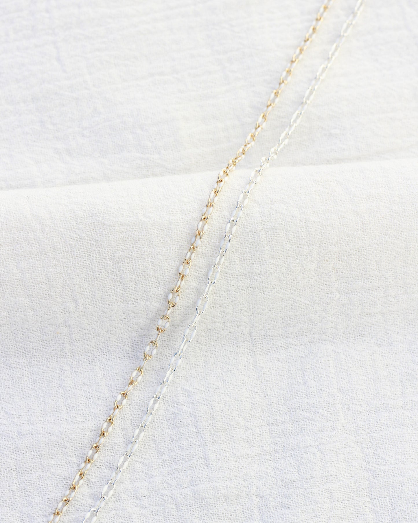 White Enamel Chain, S82 G82